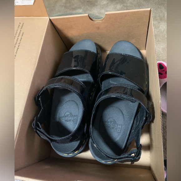 NEW in box - Dr. Martens Voss Black Patent Lamper Sandals - Picture 3 of 6